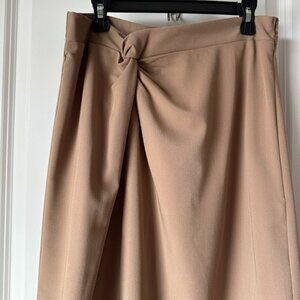 Elegant beige skirt